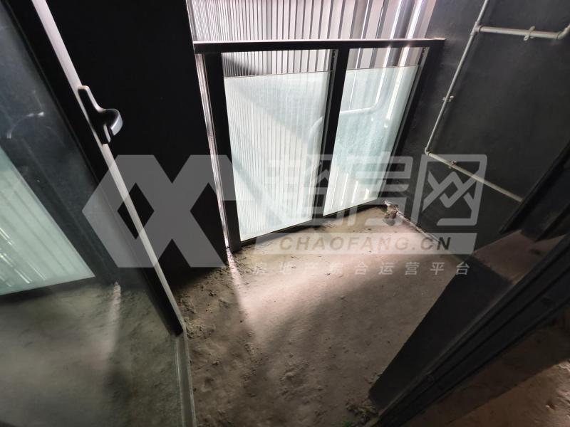 华侨城天鹅堡二手房阳台