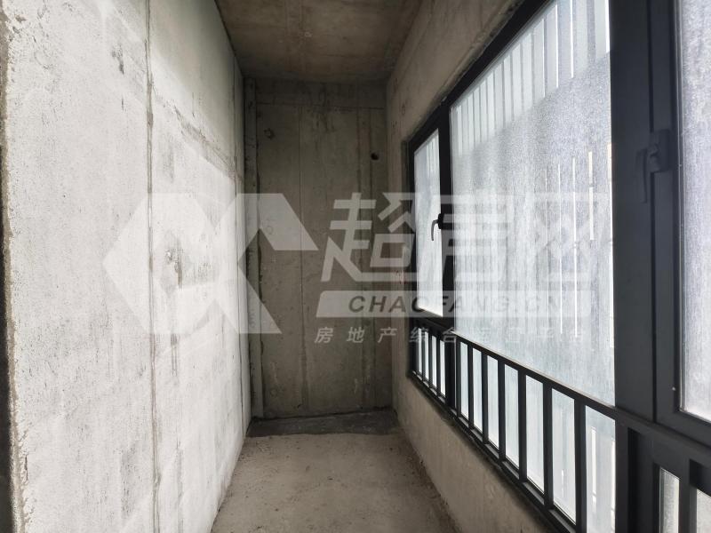 华侨城天鹅堡二手房卧室