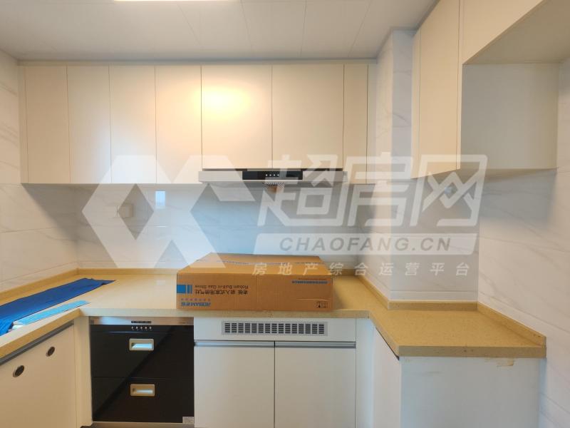 碧桂园凤怡苑二手房厨房及卫生间