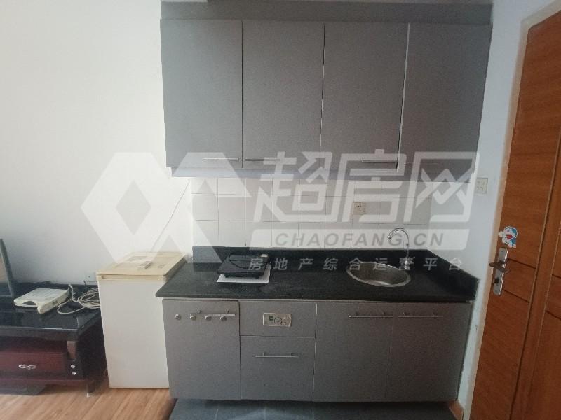 嘉仑台出租房厨房及卫生间