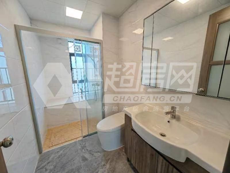 碧桂园凤曦苑二手房厨房及卫生间