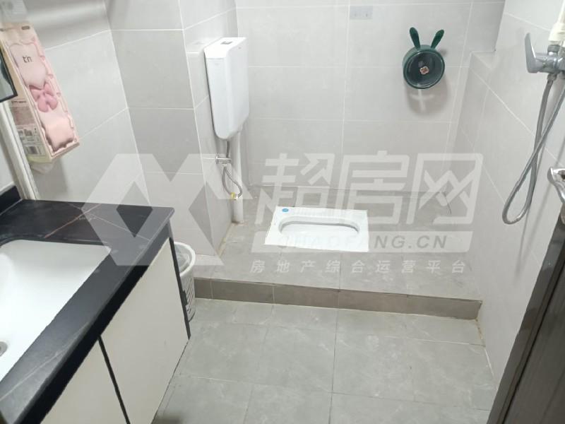 金辉岭南云著出租房厨房及卫生间