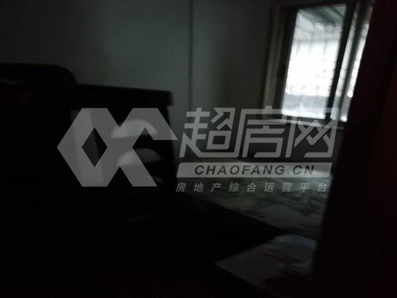 府又居委会二手房卧室