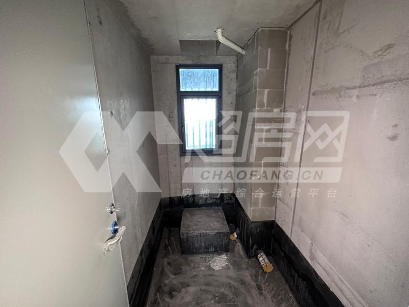 华侨城天鹅堡二手房厨房及卫生间
