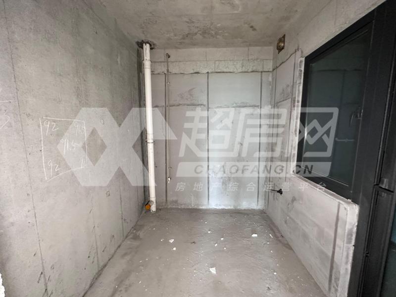 华侨城天鹅堡二手房厨房及卫生间