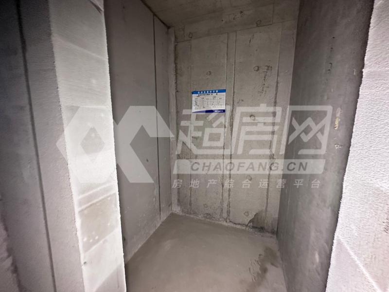 华侨城天鹅堡二手房卧室