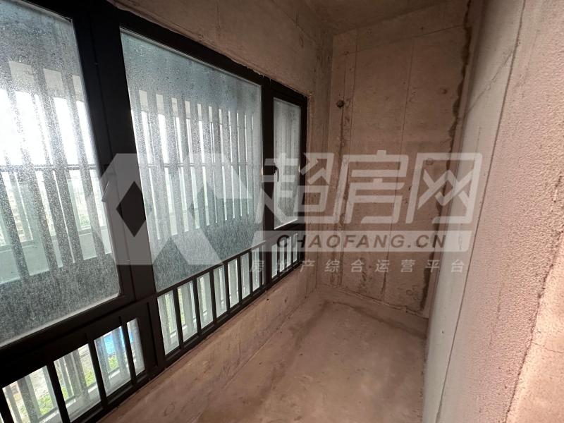 华侨城天鹅堡二手房卧室