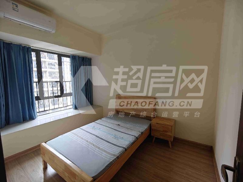 碧桂园右里苑二手房卧室