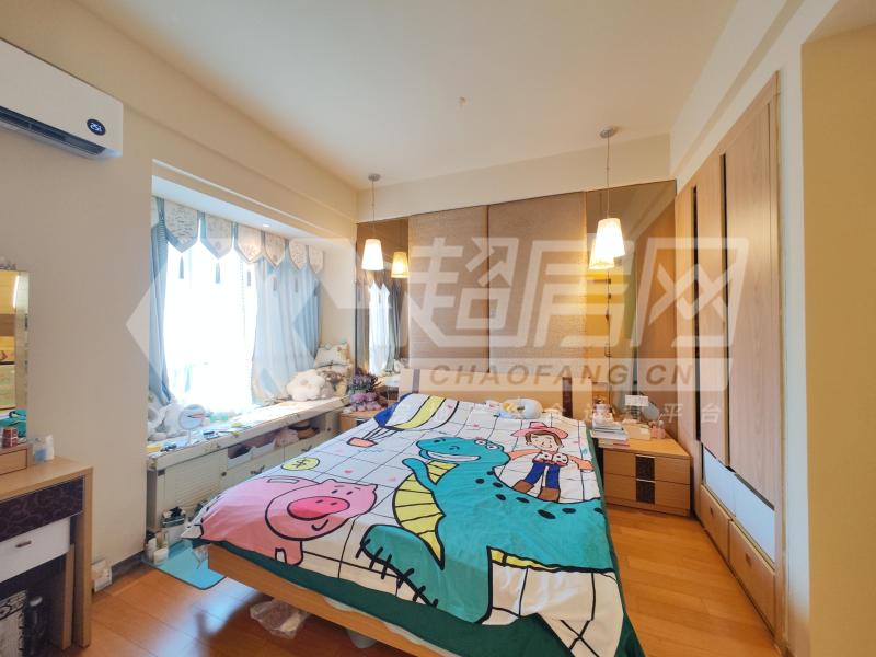 明日华府二手房卧室