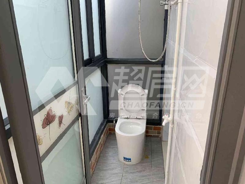 黄连居委会二手房厨房及卫生间