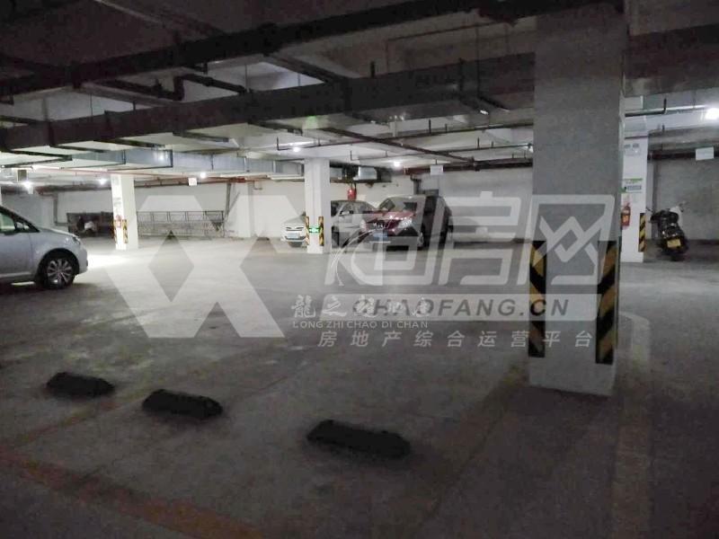 勒水名筑二手房客厅