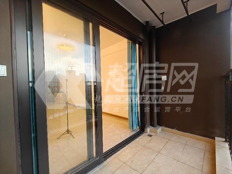 金地自在城二手房阳台