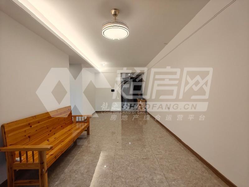 金地自在城二手房客厅