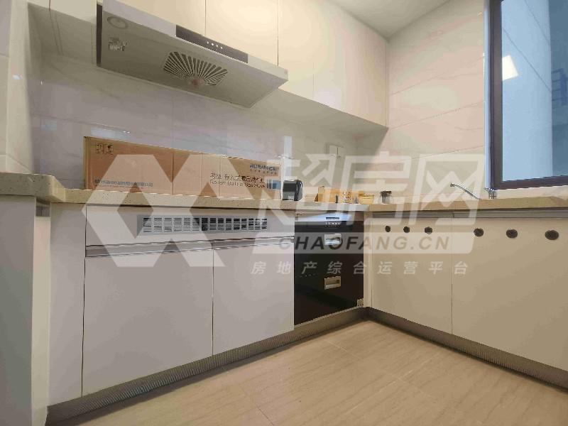 碧桂园凤怡苑出租房厨房及卫生间