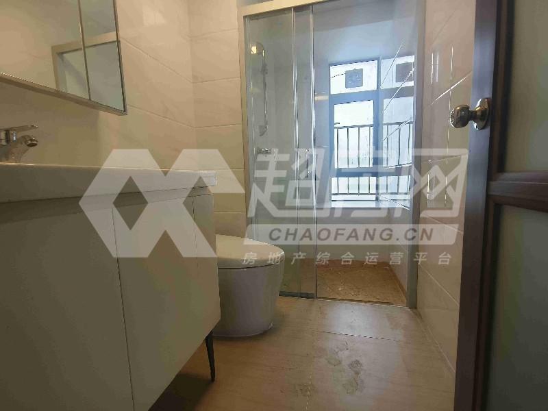 碧桂园凤怡苑出租房厨房及卫生间