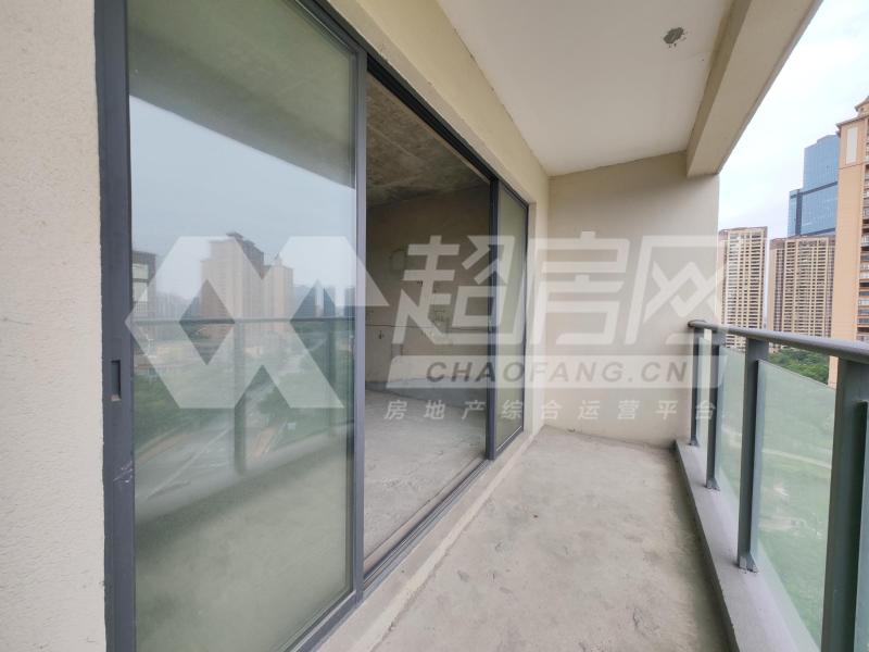 金辉岭南云著二手房阳台