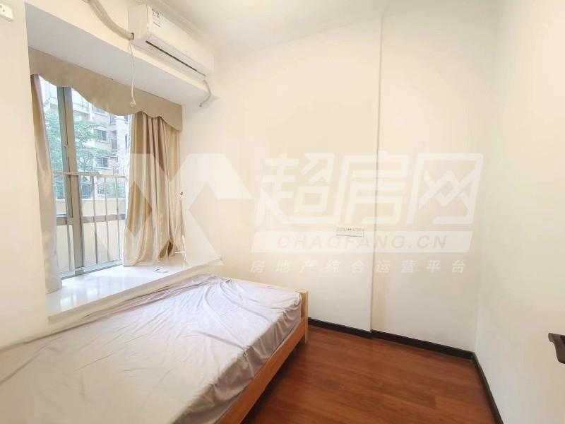 御豪华府二手房卧室