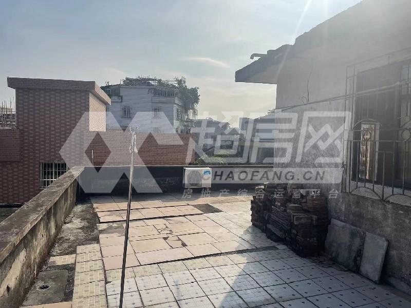新塘村委会二手房阳台