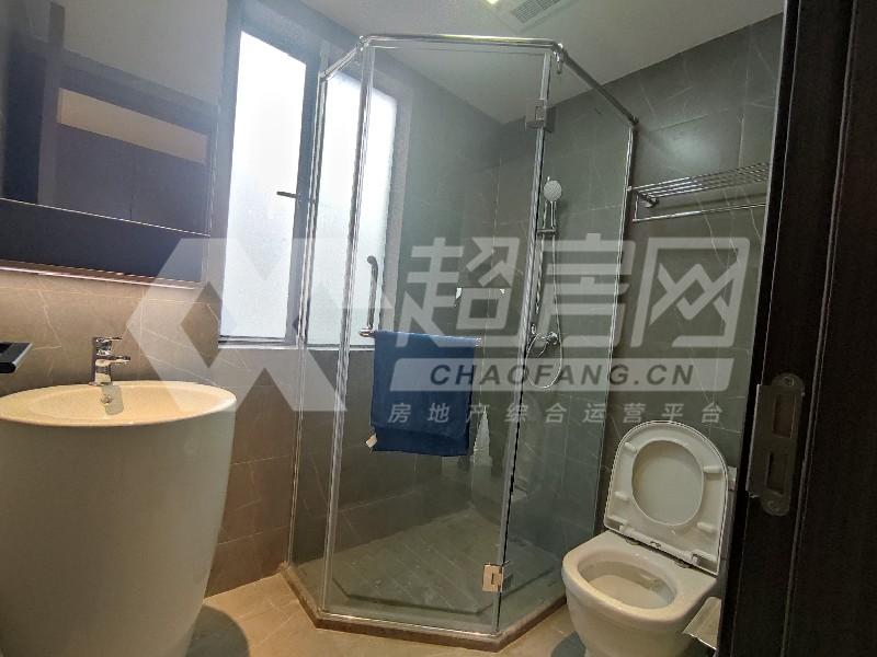 凤语潮鸣苑出租房厨房及卫生间