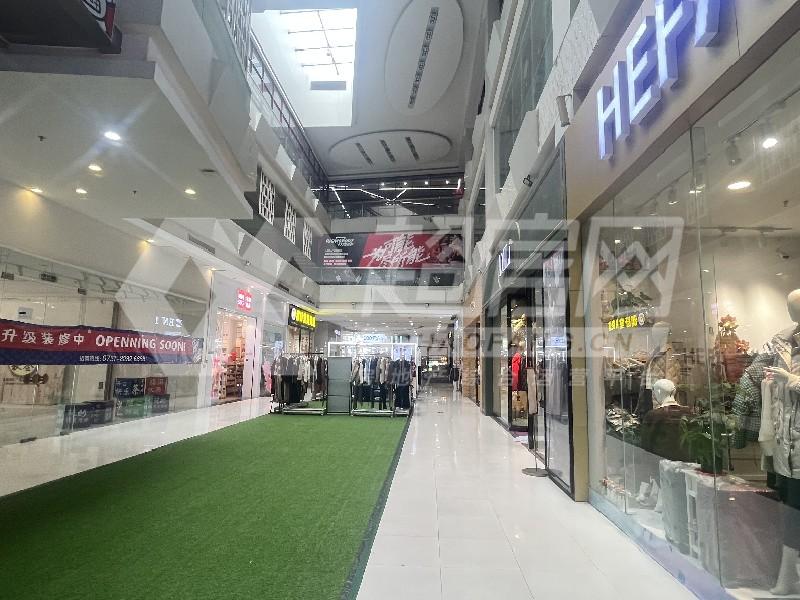 嘉信城市广场出租房厨房及卫生间