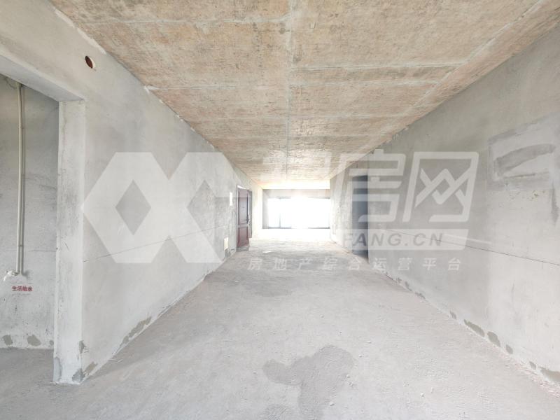 华侨城天鹅湖二手房客厅