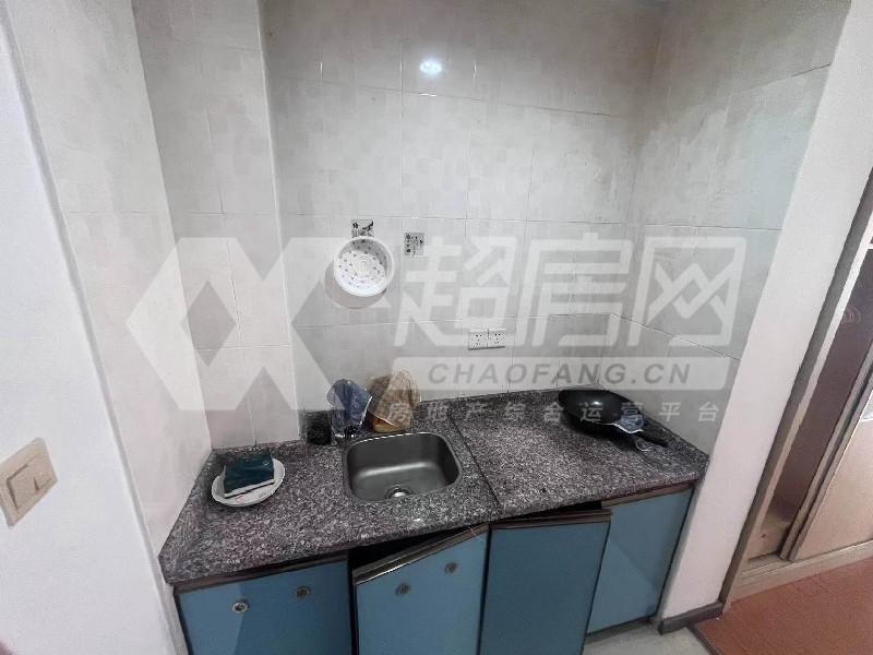 勒水名筑出租房厨房及卫生间