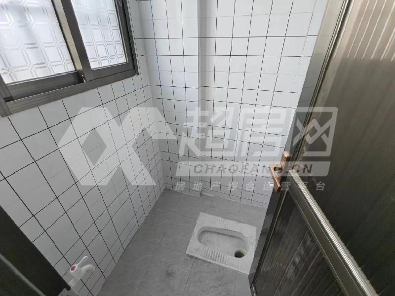 大晚居委会出租房厨房及卫生间