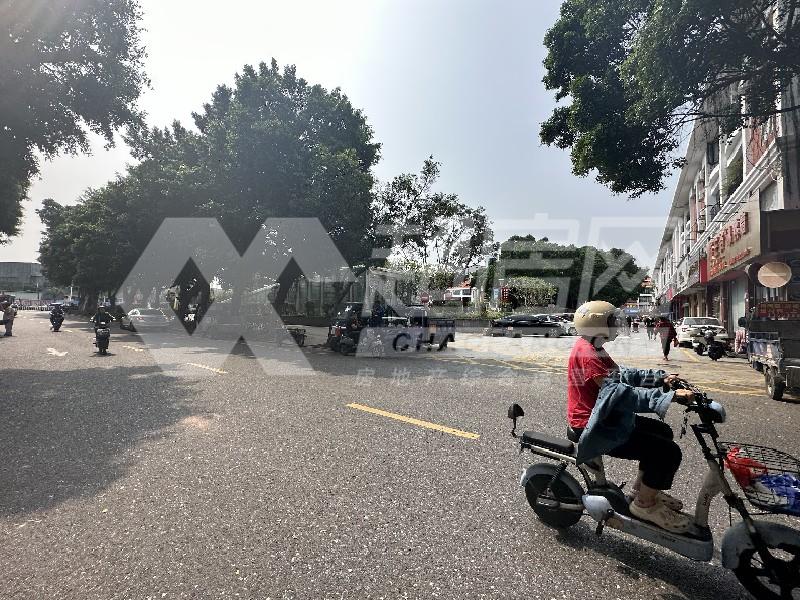 千禧广场二手房客厅