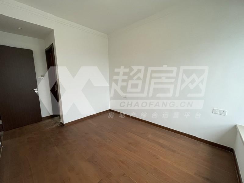 中交诚湾悦府二手房卧室
