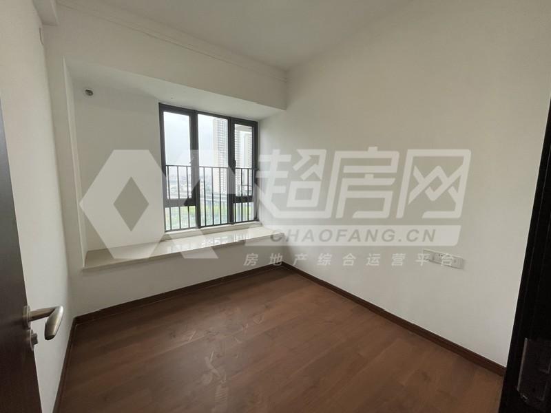 中交诚湾悦府二手房卧室
