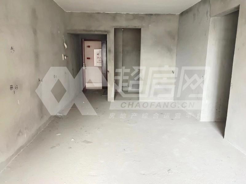 南湖花园二手房客厅