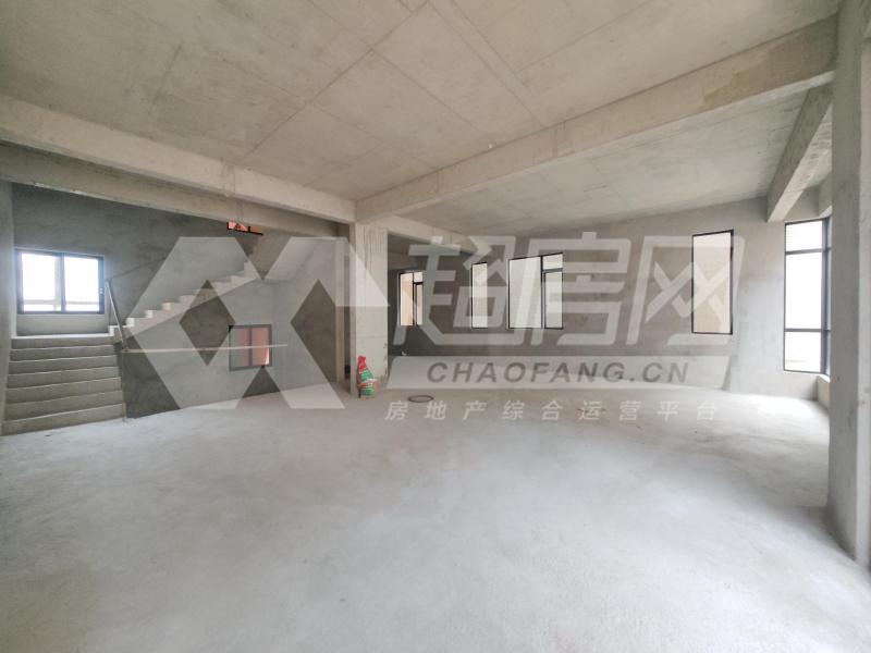 大门居委会二手房客厅