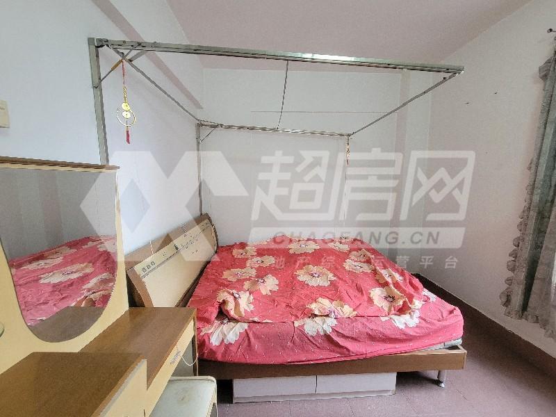 南源商业街二手房卧室