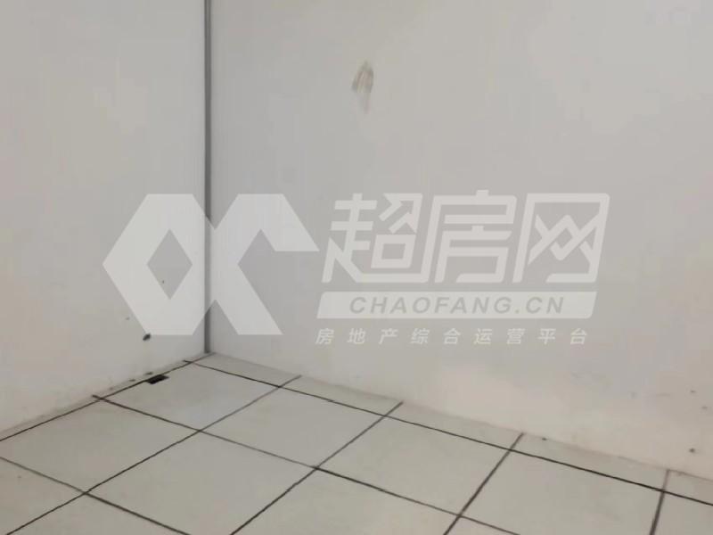 名铸家园二手房卧室
