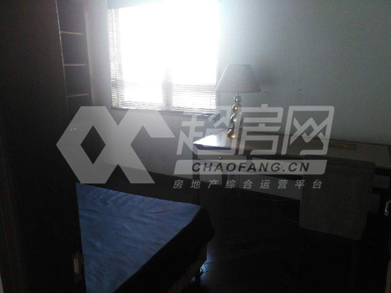 凤南花园二手房卧室