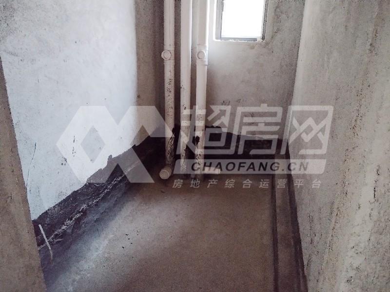 南湖花园二手房厨房及卫生间