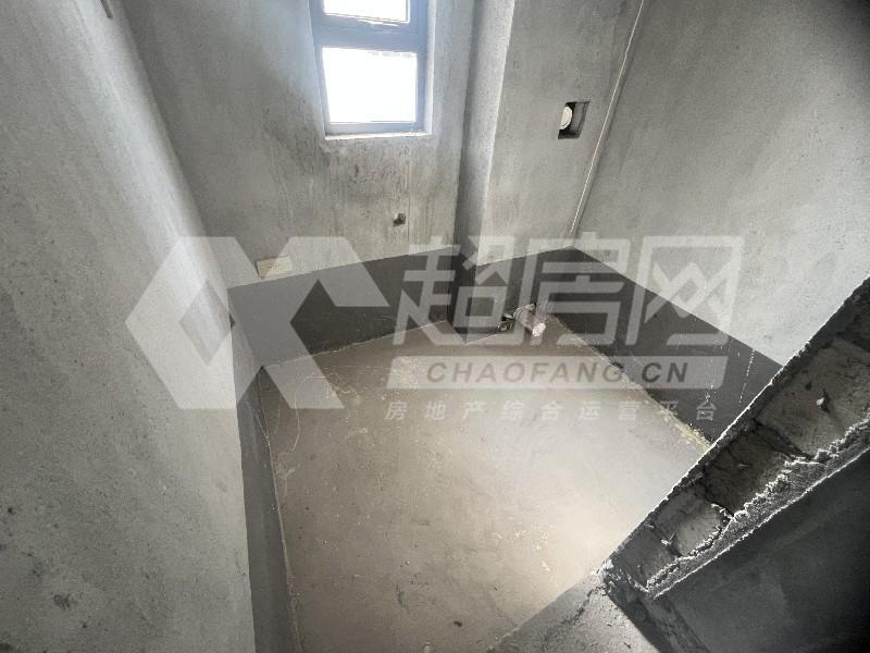 瀚康华府二手房厨房及卫生间