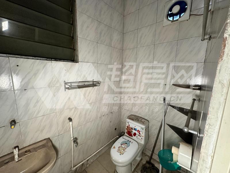 云桂路二手房厨房及卫生间