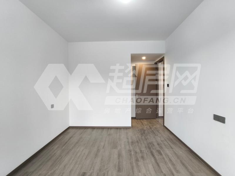 五矿万境水岸二手房卧室