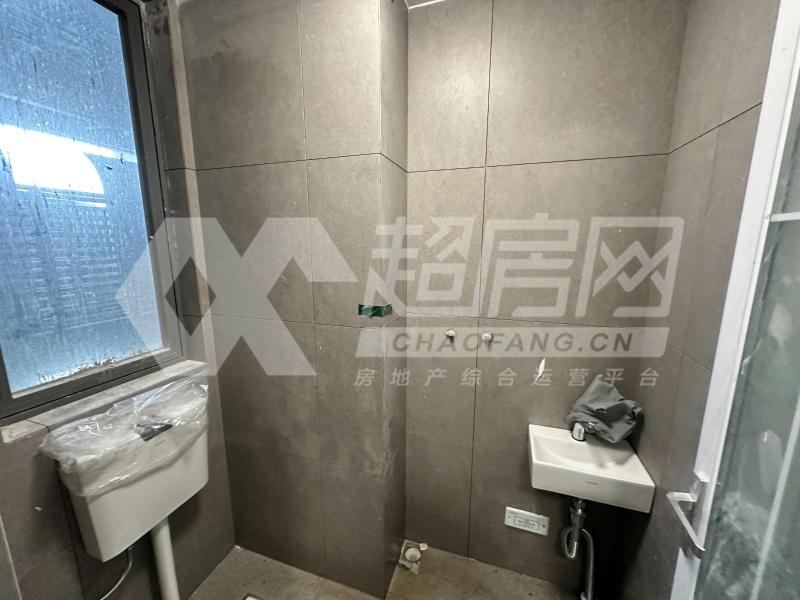 鹏瑞皓玥湾花园二手房厨房及卫生间