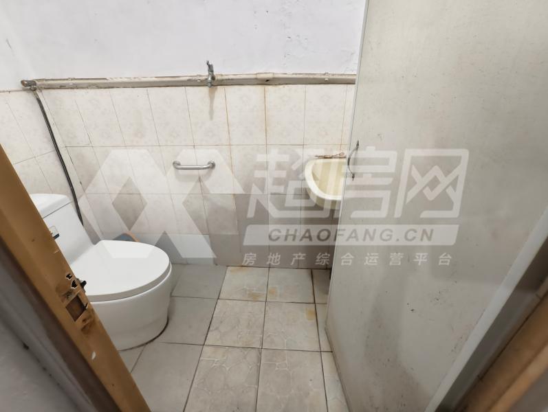 金榜居委会二手房厨房及卫生间