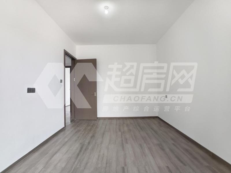 五矿万境水岸二手房卧室