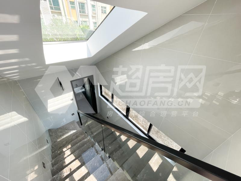 卫红居委会二手房书房