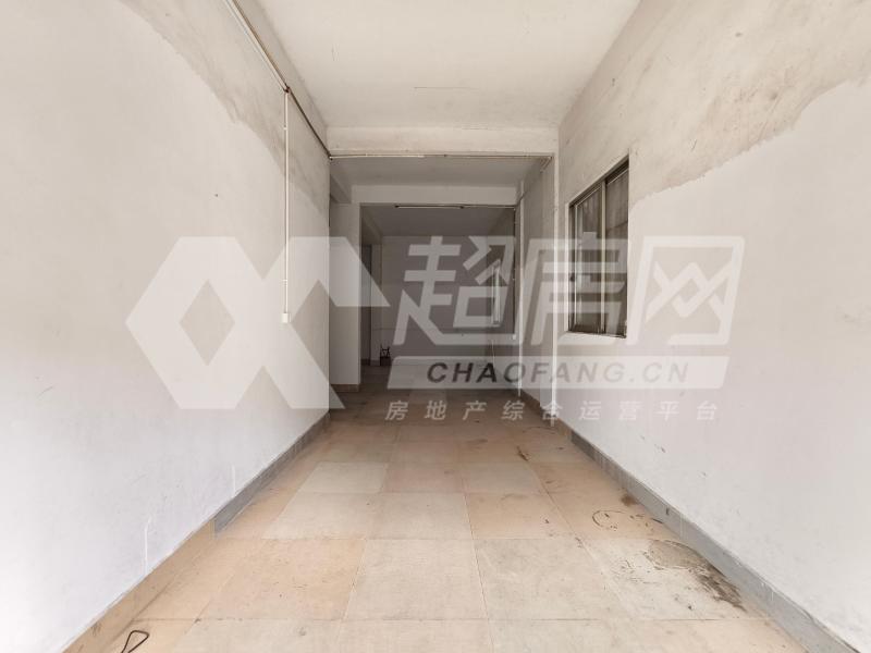 大门居委会二手房客厅