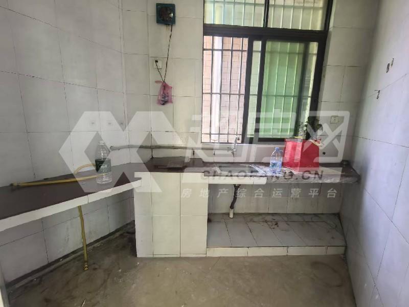 云路居委会出租房厨房及卫生间