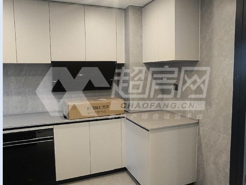 华润云近悦府出租房厨房及卫生间