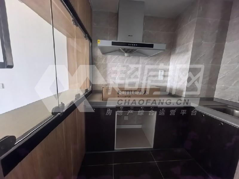 万科金域学府出租房厨房及卫生间