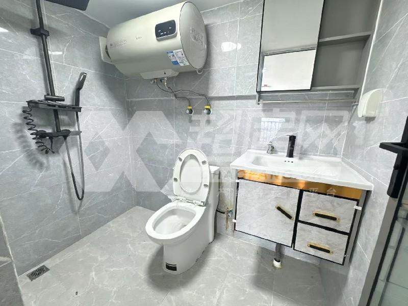 禹洲朗廷湾（商住楼）出租房厨房及卫生间