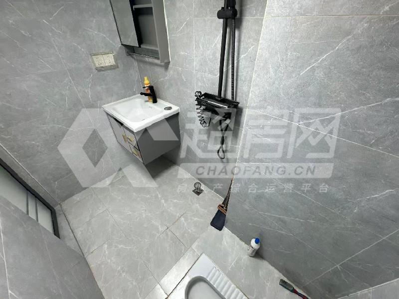 禹洲朗廷湾（商住楼）出租房厨房及卫生间