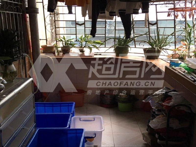 工业品商场二手房卧室